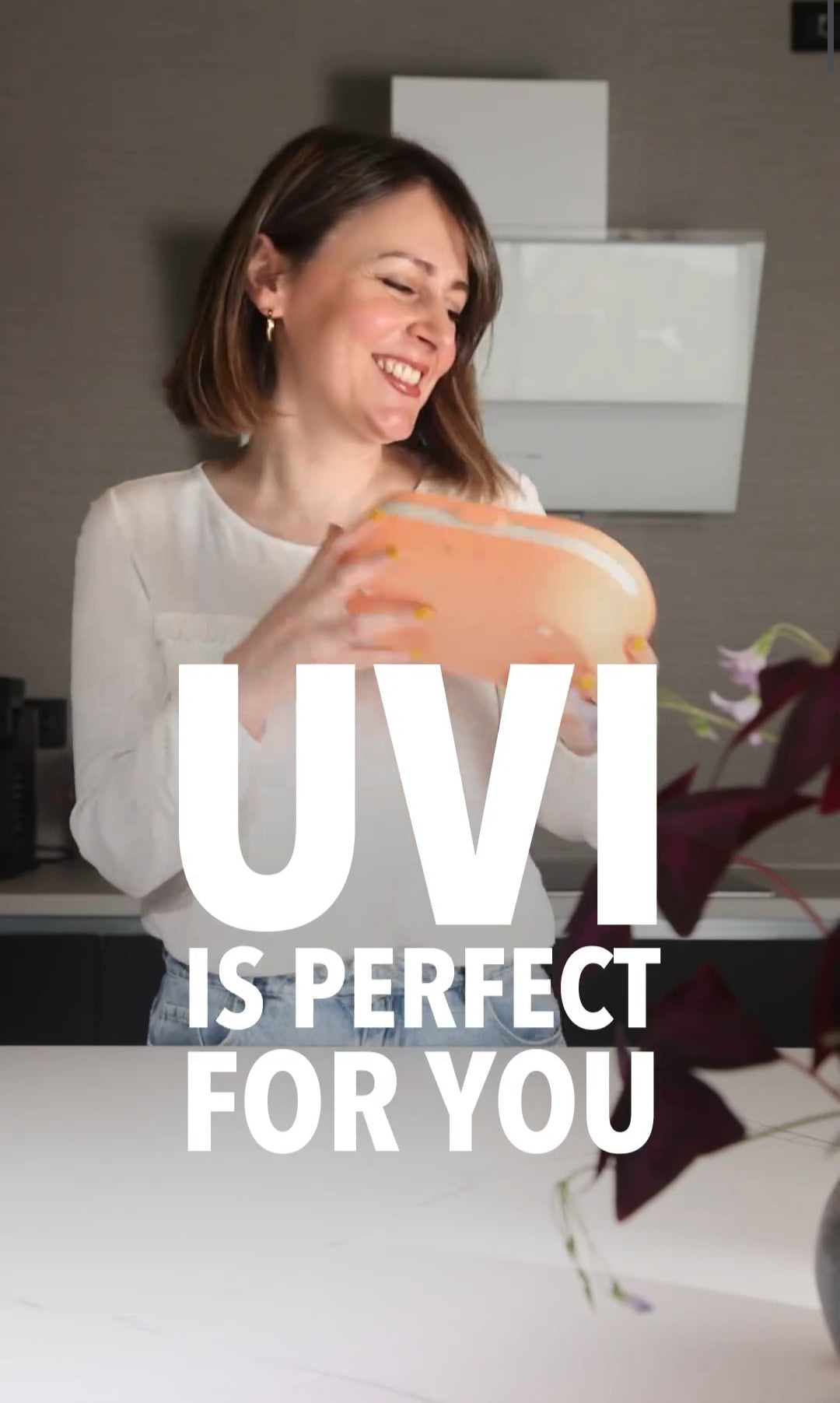 Don't use containers that retain bad odors anymore! Use UVI lunchbox